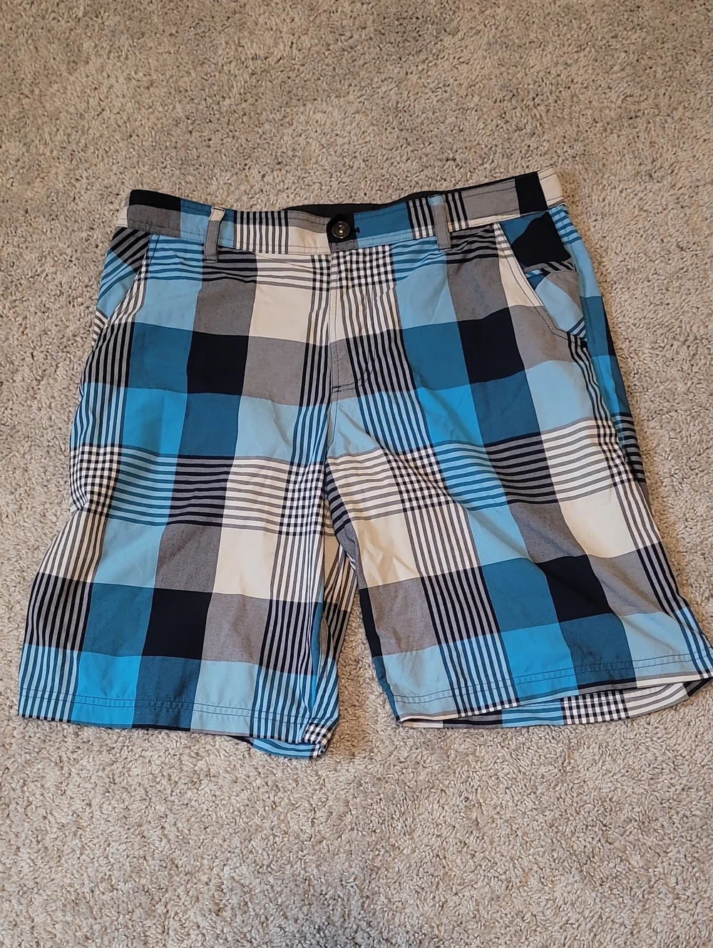 lululemon athletica Blue, Gray and White Plaid Men’s Flat Front Shorts